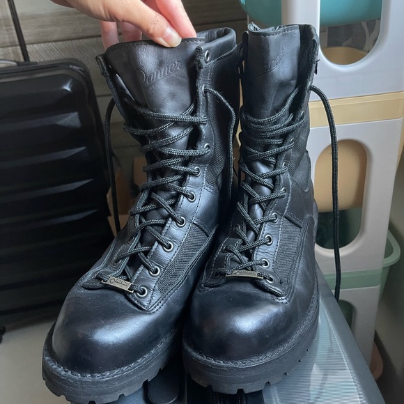 Men's Danner 8" Acadia Boots
$400
Size 10 US in Excellent condition - Picture 2 of 3